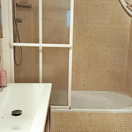 3 Minutes Walk From The Apartmán Bandol