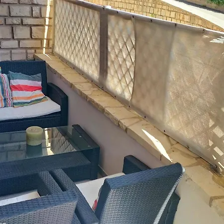 Appartement 3 Minutes Walk From The Bandol