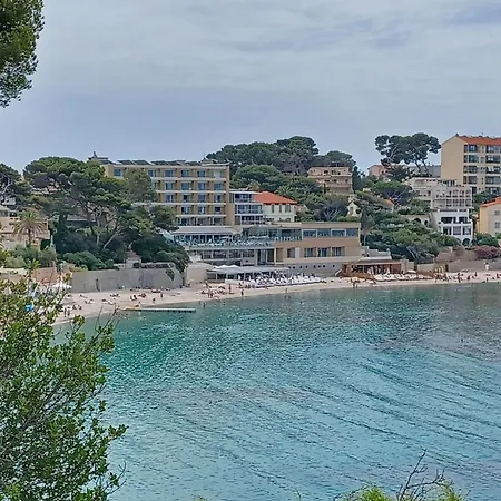 Apartment 3 Minutes Walk From The Bandol